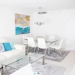 Apartmán Lovely Centrally Located In
