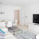Lovely Centrally Located In Apartmán Estepona
