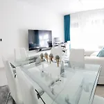 Apartmán Lovely Centrally Located In Estepona