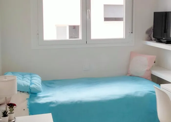 Lovely Centrally Located In * 에스테포나