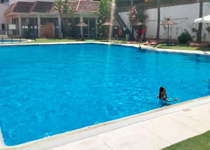 Lovely Centrally Located In * 에스테포나