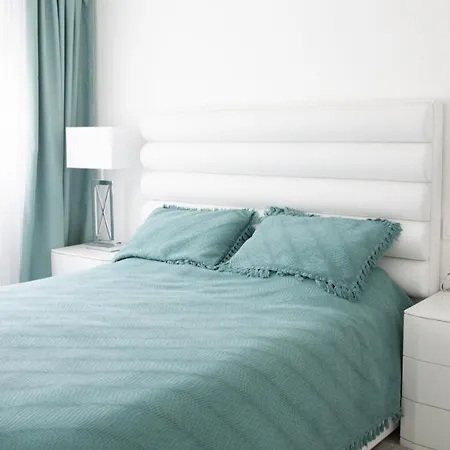 Lovely Centrally Located In Lägenhet Estepona