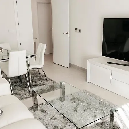 Lovely Centrally Located In Lägenhet *