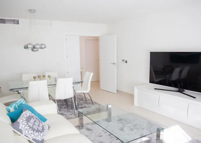 Lovely Centrally Located In Apartment Estepona