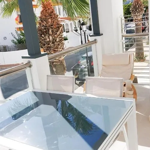 Apartment Lovely Centrally Located In