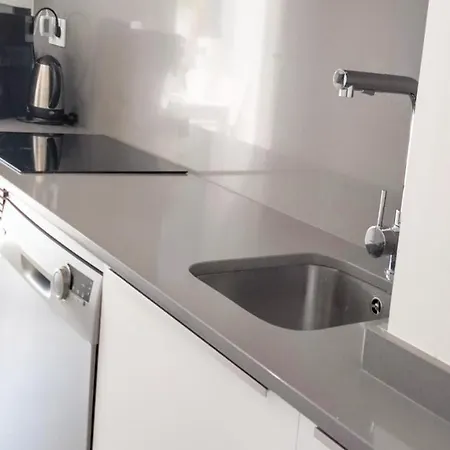 Lovely Centrally Located In Apartman